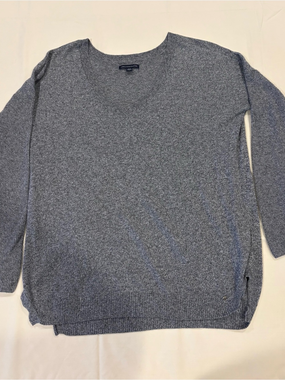 American Eagle Outfitters Heather Gray V-Neck Sweater - Picture 1 of 2